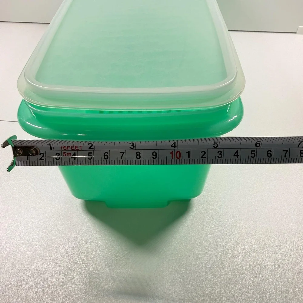 TUPPERWARE Vintage Jadeite Green Vegetable Crisper 784-1 Rectangular Lid Grid